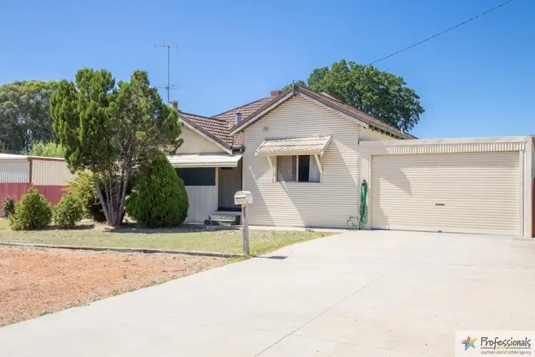 2 King Street, Collie WA 6225
