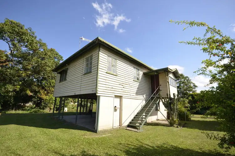 16 Junction Road, Mossman QLD 4873