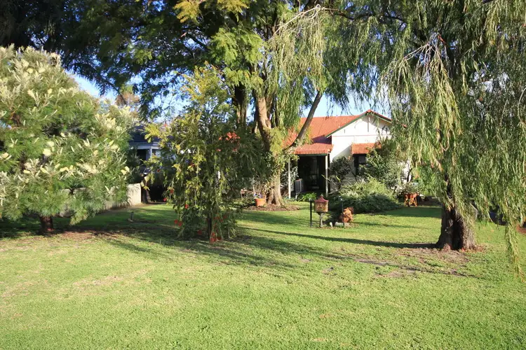 1 Roy Street, Harvey WA 6220