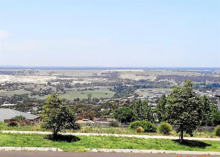 40 Manning Blvd, Bacchus Marsh VIC 3340
