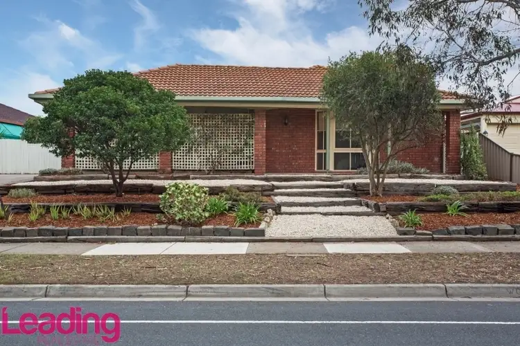 19 Dunrossil Drive, Sunbury VIC 3429