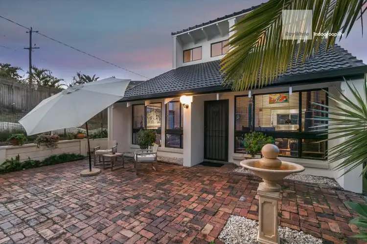 17 Gordon Terrace, Indooroopilly QLD 4068