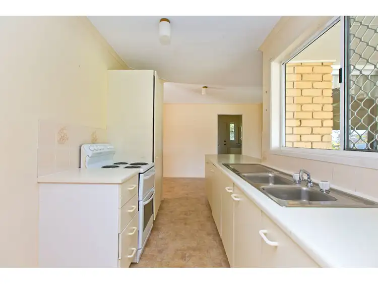 Second view of Homely house listing, 4 Tunbridge Court, Alexandra Hills QLD 4161