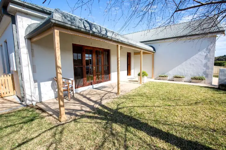 3 Amber Grove, Bolwarra NSW 2320