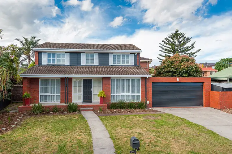 90 Buckmaster Drive, Mill Park VIC 3082