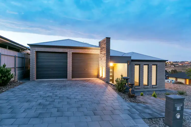 19 Daintree Drive, Seaford Rise SA 5169
