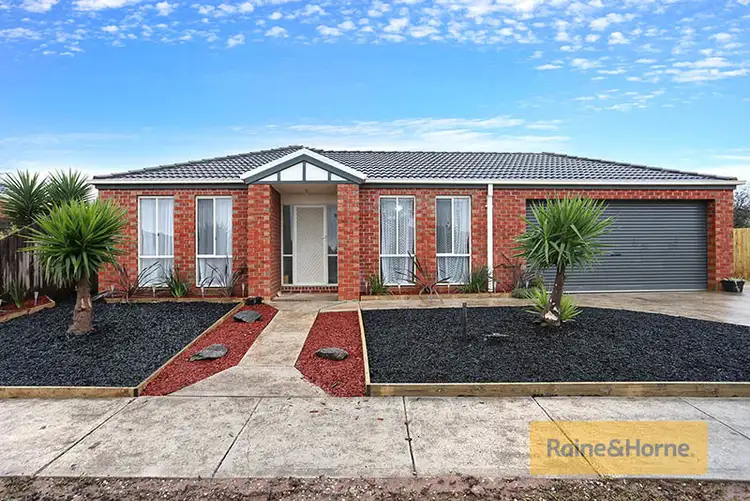 10 Christina Crescent, Kurunjang VIC 3337