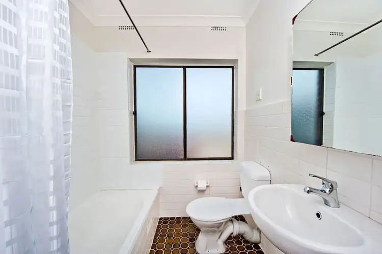 Fifth view of Homely apartment listing, 8/44 Military Road, North Bondi NSW 2026
