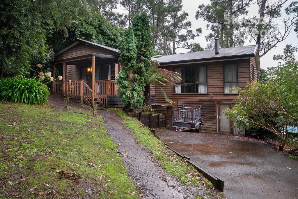 Main view of Homely house listing, 4 Jeanne St, Cockatoo VIC 3781