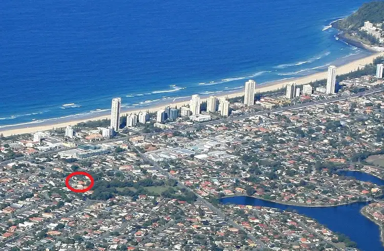 5 Albion Avenue, Miami QLD 4220