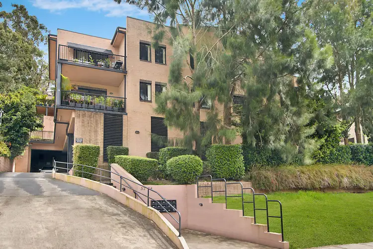 10/52-54 Holden Street, Gosford NSW 2250
