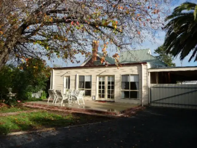 18 SWIFT STREET, Holbrook NSW 2644