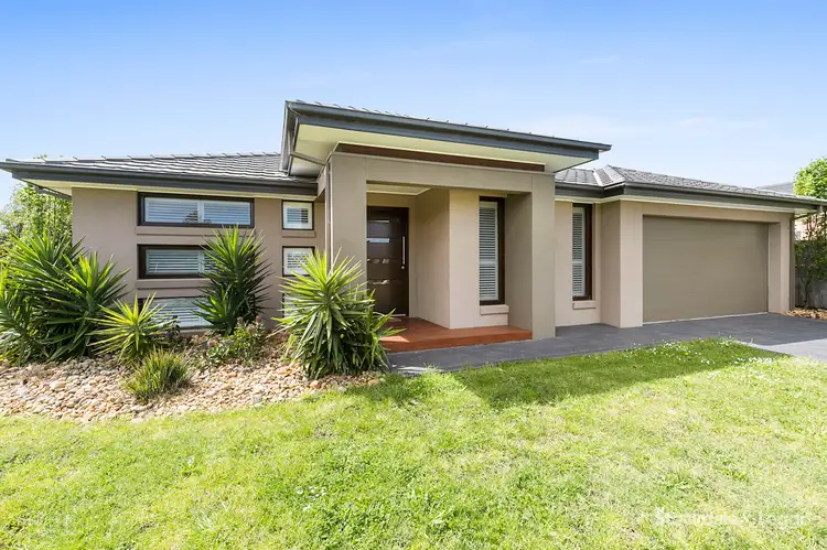 16 Diane Place, Inverloch VIC 3996
