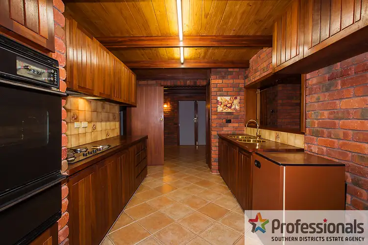 Sixth view of Homely house listing, 2 Swan Avenue, Collie WA 6225