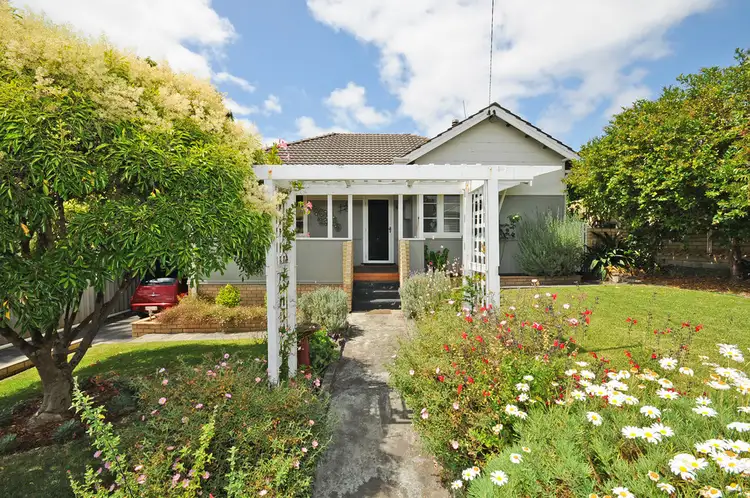 18 Angus Street, Mount Melville WA 6330
