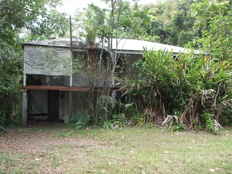 5 Hansen Street, Finch Hatton QLD 4756