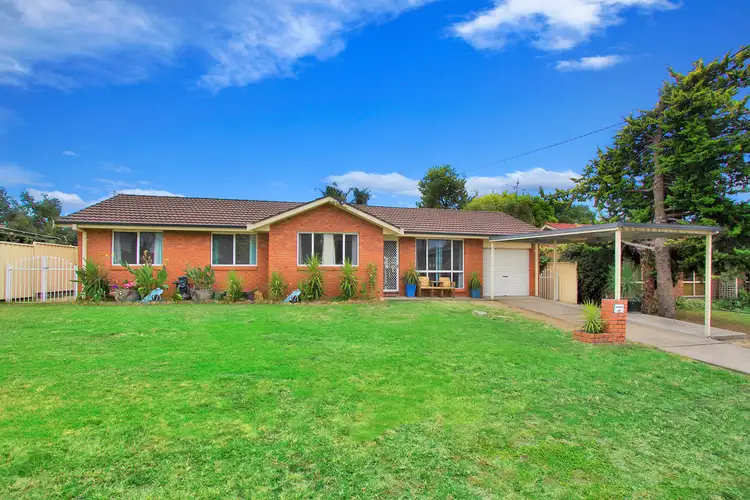 12 Grant Street, Kootingal NSW 2352
