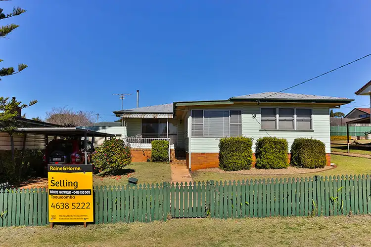 34 Loch Street, Centenary Heights QLD 4350