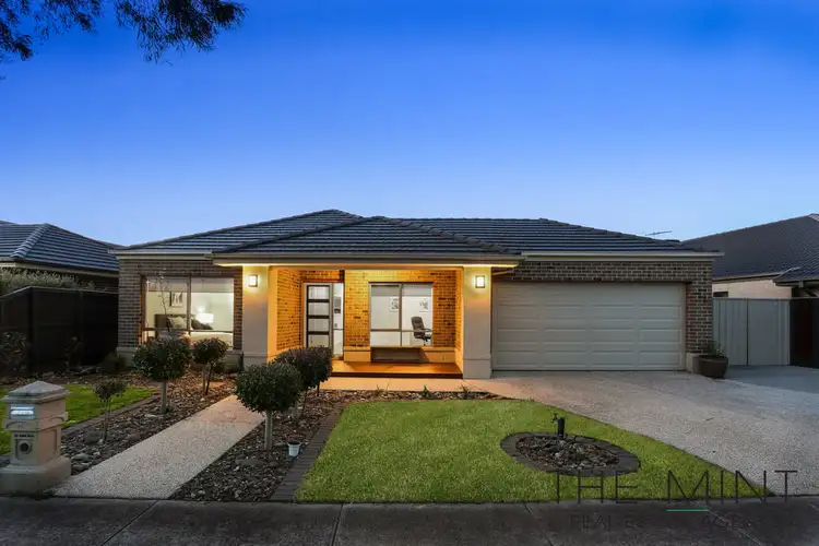 8 Jondarvan Drive, Mernda VIC 3754