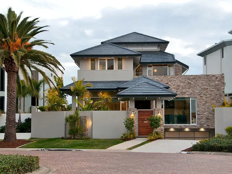 13 Knightsbridge Parade East, Sovereign Islands QLD 4216