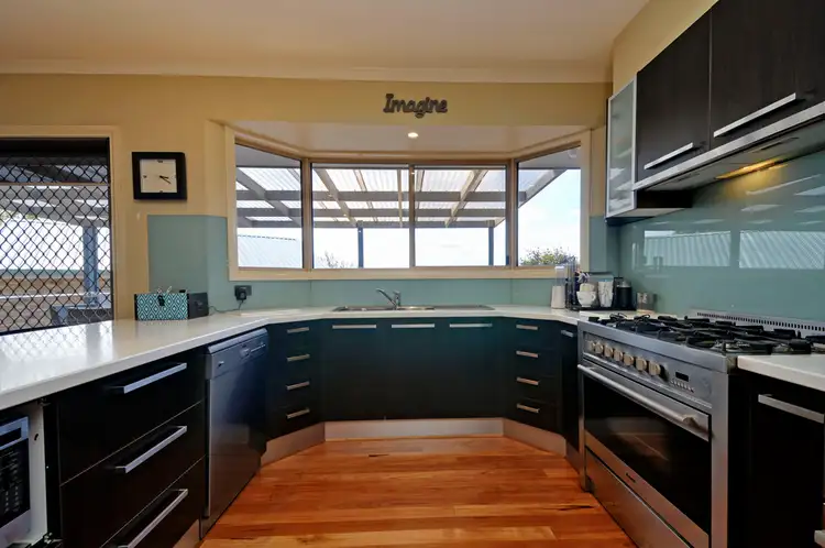 Sixth view of Homely house listing, 4 Billingsley Court, Moe VIC 3825