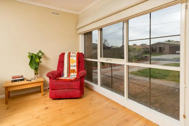 Fifth view of Homely house listing, 6 Sapphire Circuit, Wodonga VIC 3690
