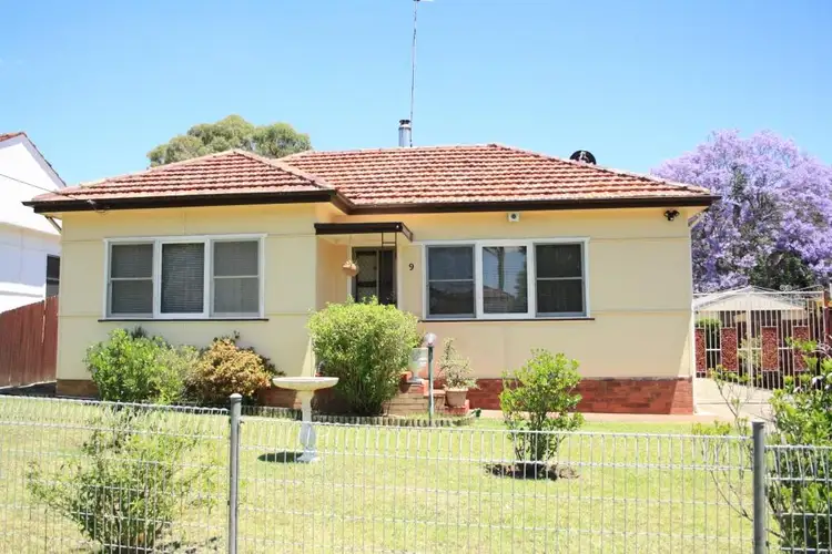 9 Tyler, Campbelltown NSW 2560