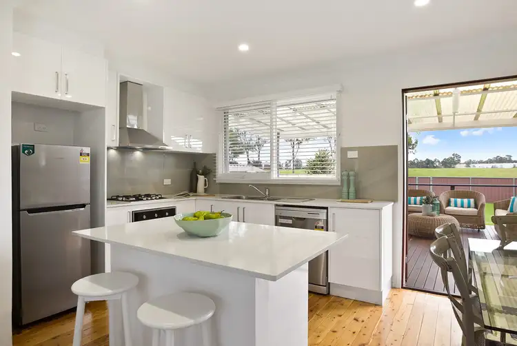 37 Woodlawn Drive, Toongabbie NSW 2146
