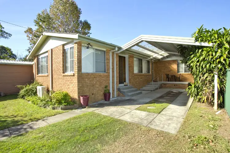 15 Edward St, Tenambit NSW 2323