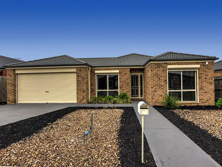 8 Kingston Drive, Taylors Hill VIC 3037