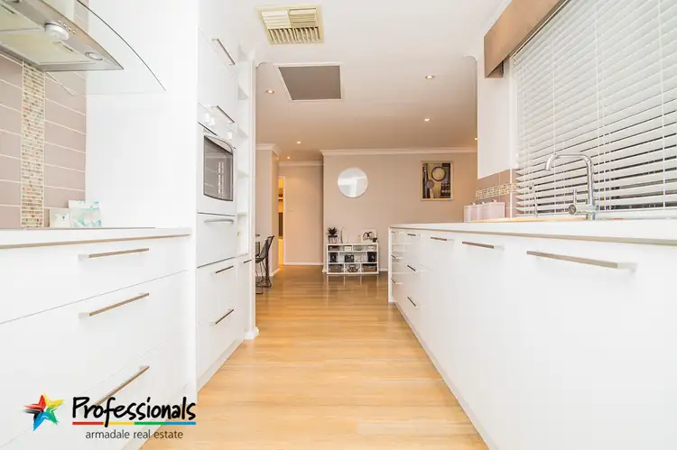 Sixth view of Homely house listing, 2 Plum Court, Thornlie WA 6108