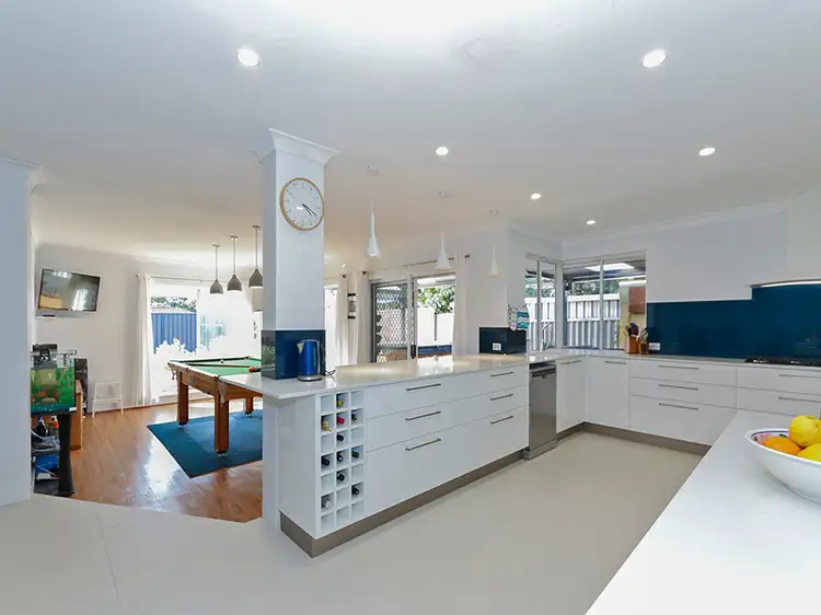 10 Lind Court