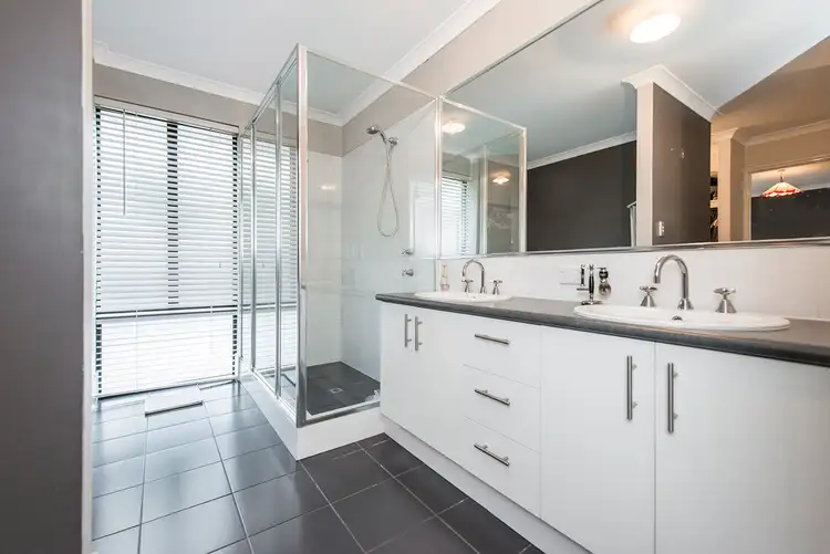 Sixth view of Homely house listing, 2 Henry George Close, Byford WA 6122