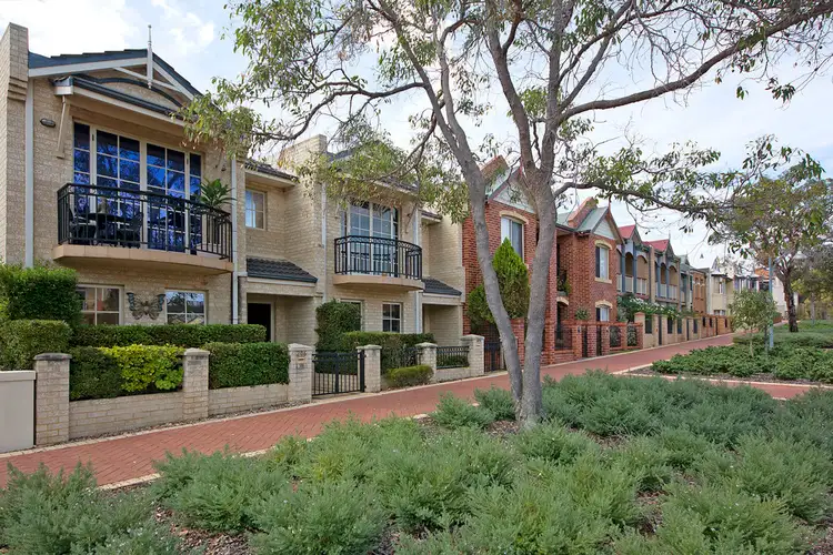 206 Lakeside Drive, Joondalup WA 6027