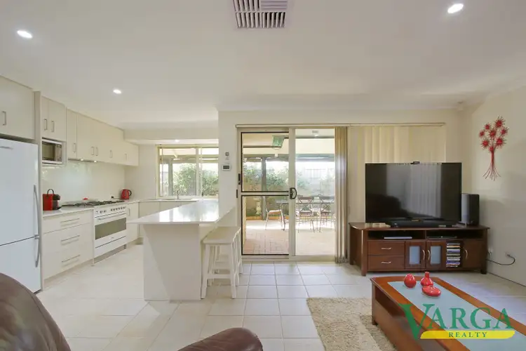 8a Laurel Close, Riverton WA 6148