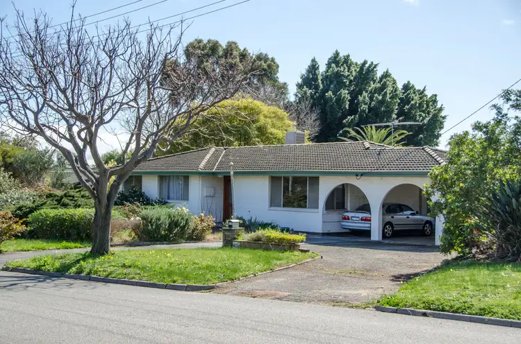 19 Reynolds Drive, Swan View WA 6056