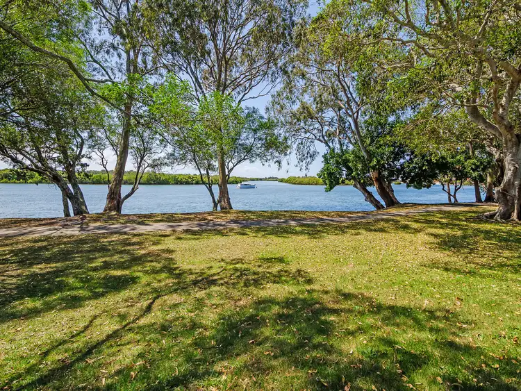 2B Tallara Street, Coombabah QLD 4216