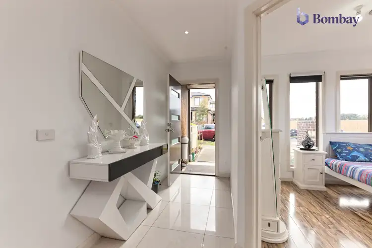 2/12 Merlynston Close, Dallas VIC 3047