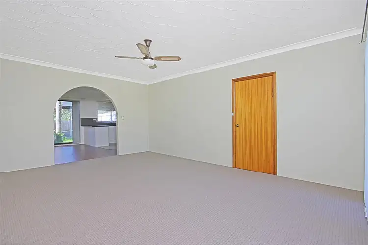 Sixth view of Homely house listing, 2/72 Surf Beach Avenue, Surf Beach NSW 2536