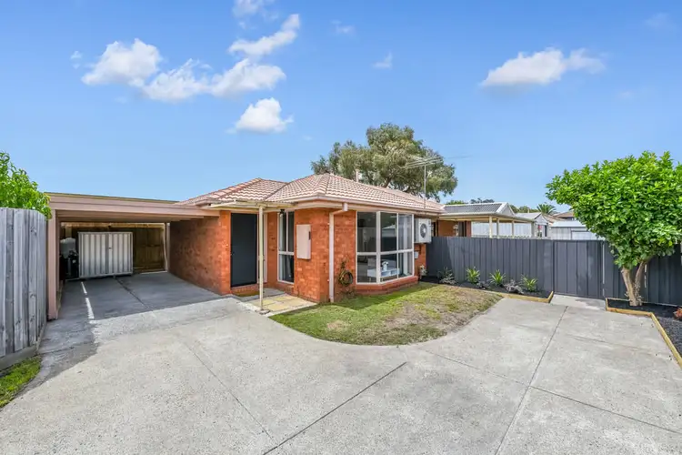 2/12 Tinara Court, Cranbourne North VIC 3977