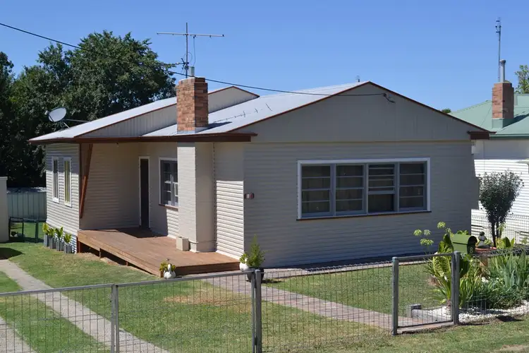 8 Froude Street, Inverell NSW 2360