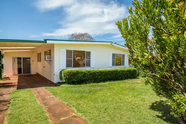 25 Loch Street, Centenary Heights QLD 4350