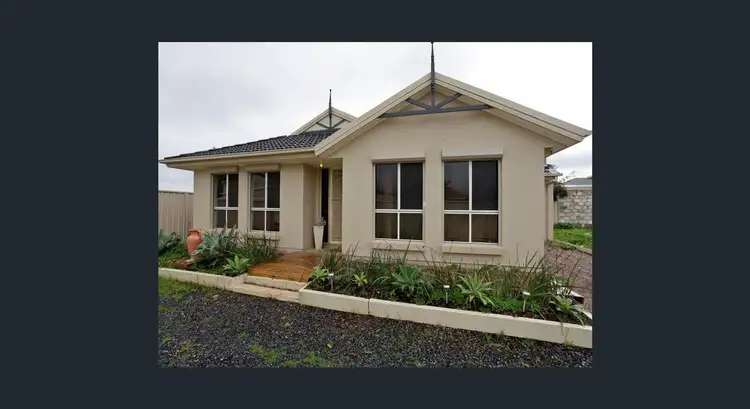 15 Crossley Avenue