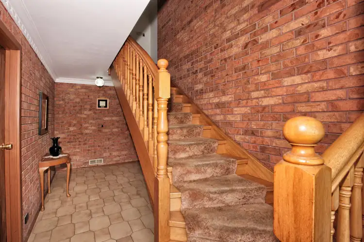 Third view of Homely house listing, 6 Reeves Close, Gladstone Park VIC 3043