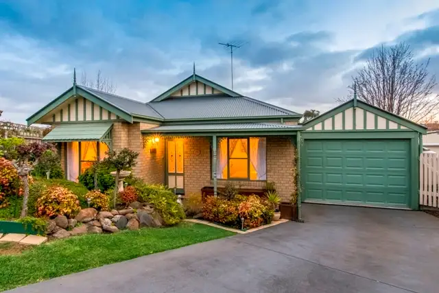 7 Sherman Court, Lovely Banks VIC 3213