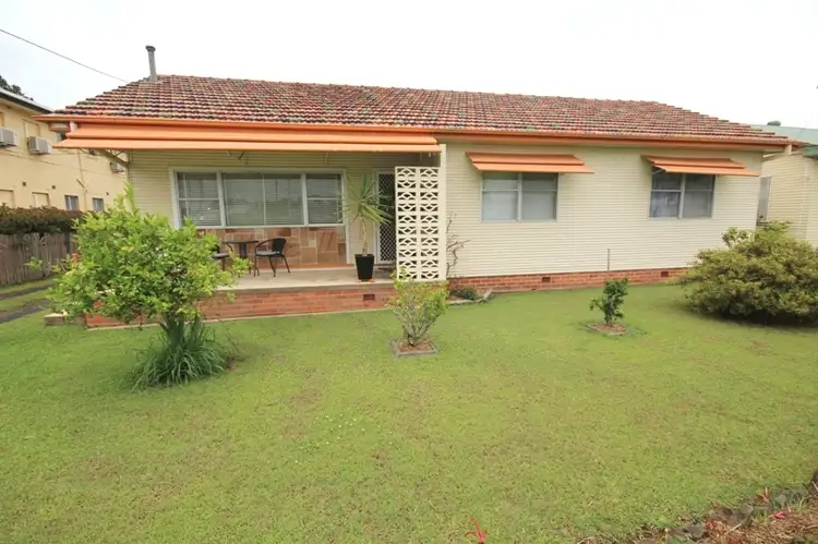 4 McRae Avenue, Taree NSW 2430