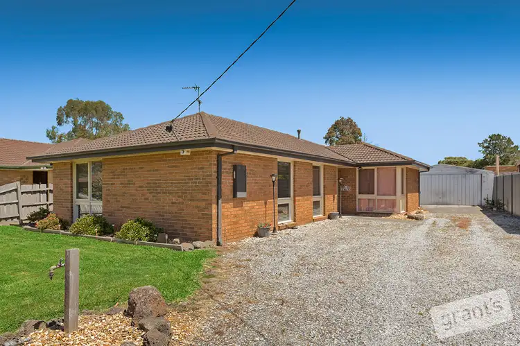 14 Arleon Crescent, Cranbourne VIC 3977