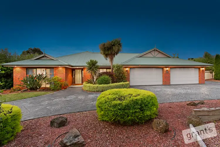 9 Delhuntly Rise, Narre Warren South VIC 3805