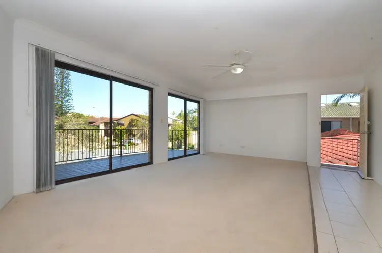 Unit @ / 7 Jodie Court, Mermaid Waters QLD 4218