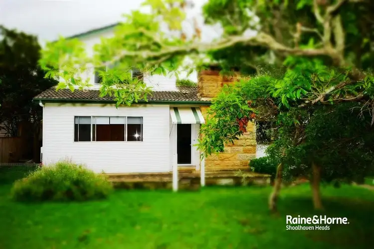 32 McIntosh Street, Shoalhaven Heads NSW 2535
